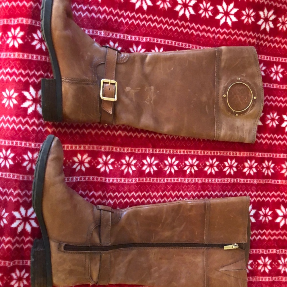 Brown boots